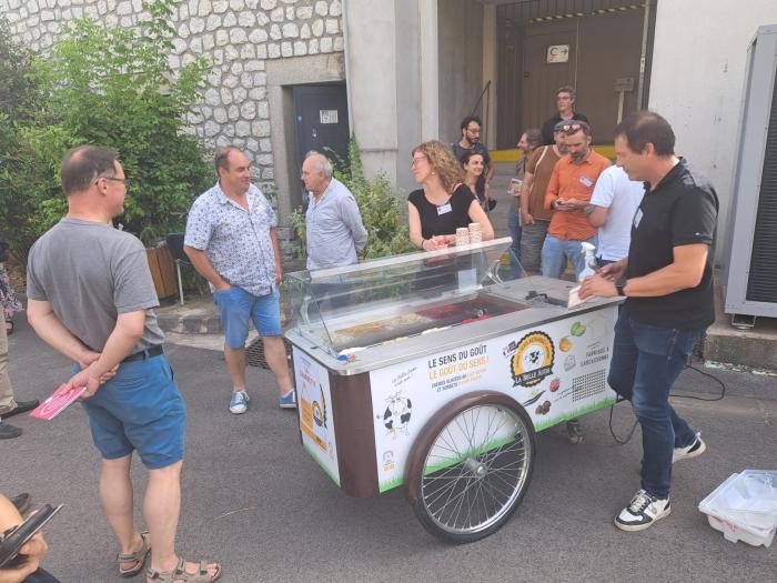 Le charriot des glaces de la Belle Aude avec Christophe Barbier